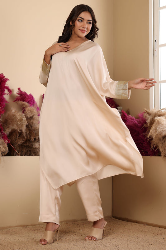 How Kaftans Are the Next Best Thing in Fashion: Styling from Day to Evening Wear